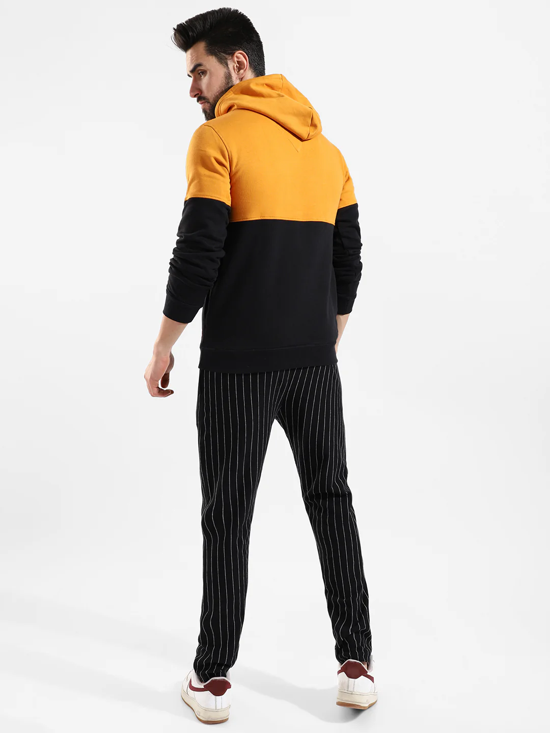 Cotton Colour-Blocked Regular Fit Tracksuit For Casual Wear - Image 4