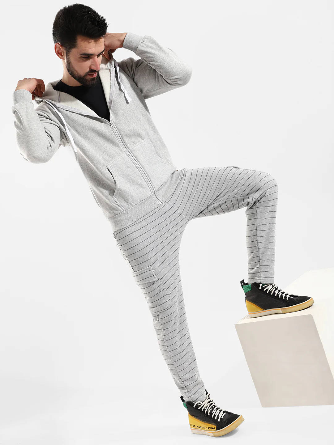 Cotton Solid Regular Fit Tracksuit For Casual Wear - Image 5