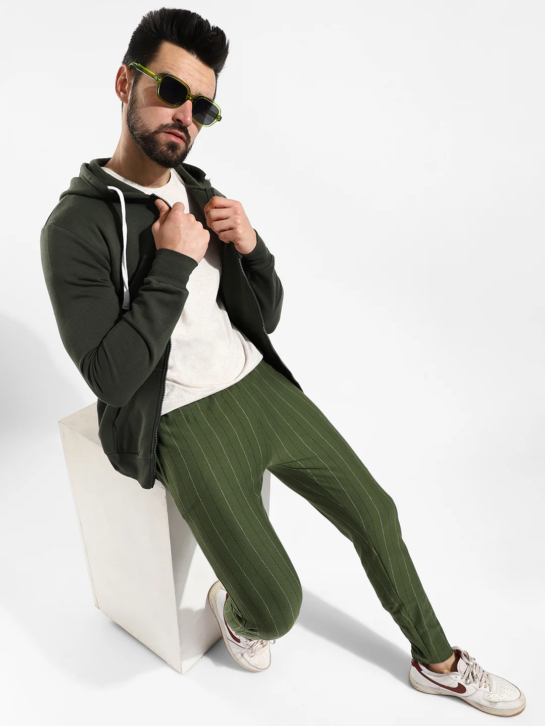 Cotton Solid Regular Fit Tracksuit For Casual Wear - Image 5