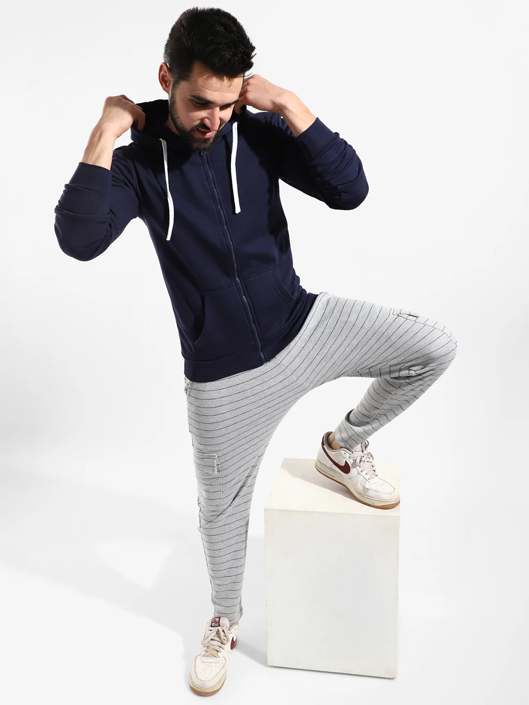 Cotton Solid Regular Fit Tracksuit For Casual Wear - Image 5