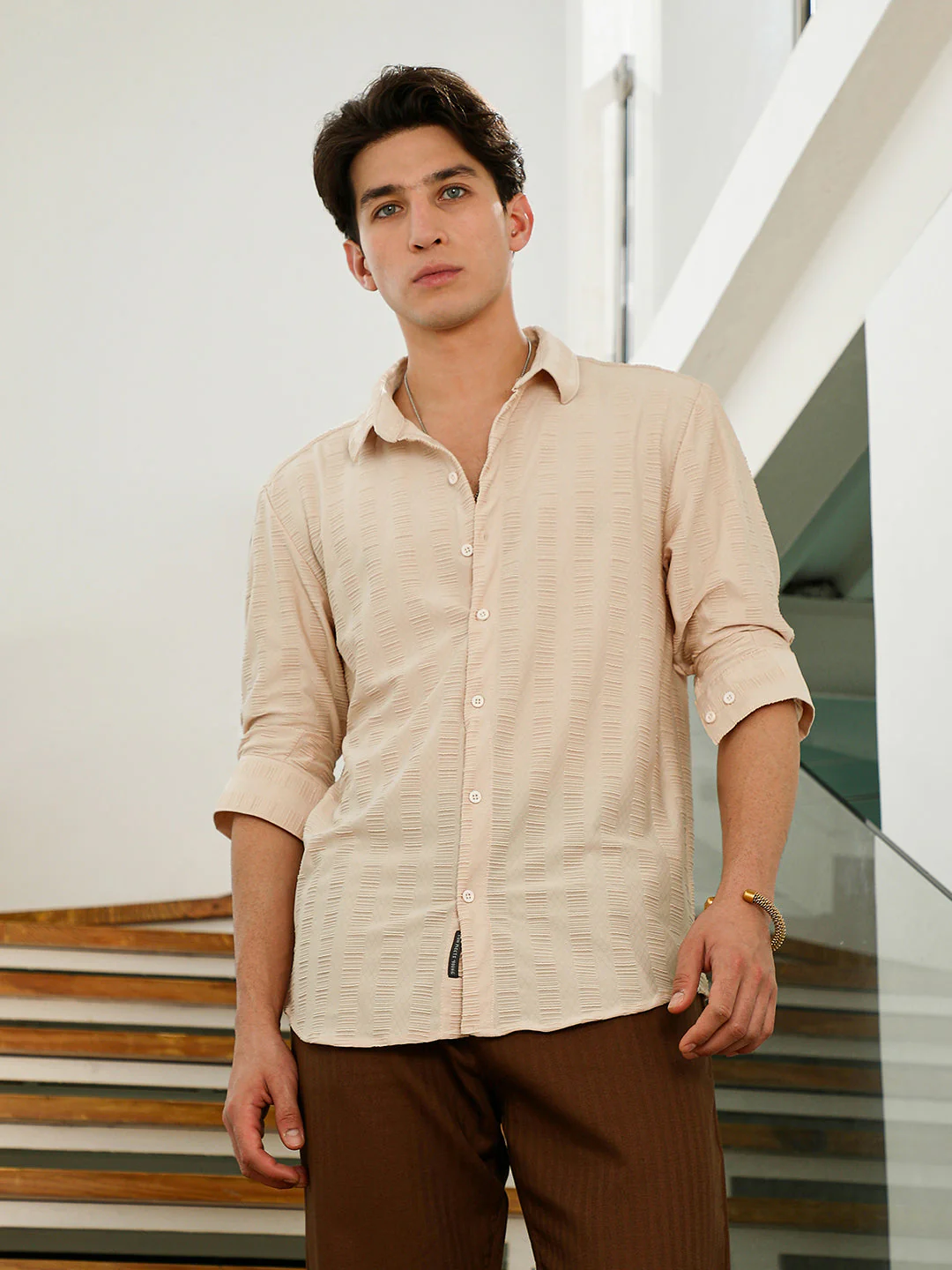 Beige Textured Slim Fit Full Sleeve Shirt For Men - Image 2