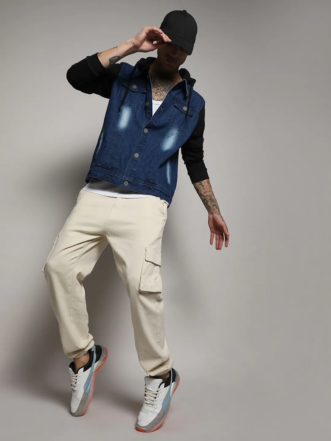 Button-Front Medium-Wash Denim Jacket - Image 6