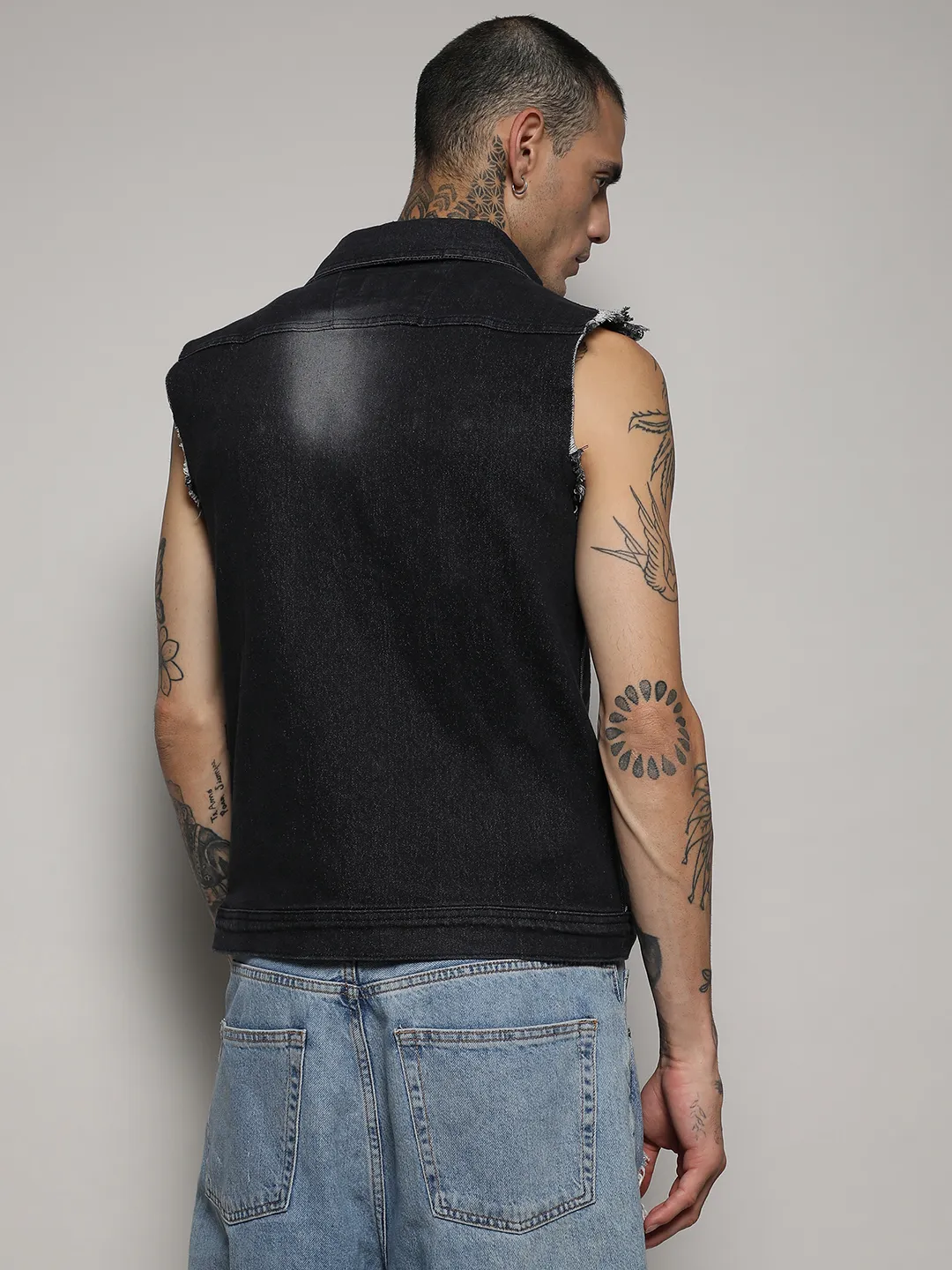 Dark-Wash Denim Jacket With Flap Pocket - Image 4