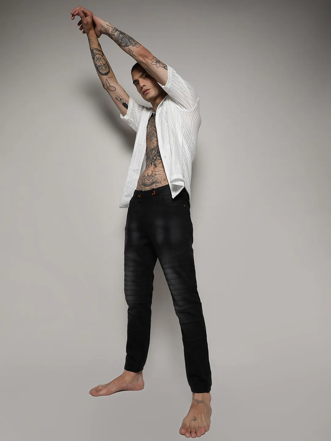 Self-Design Cinched Hem Denim Jeans - Image 6