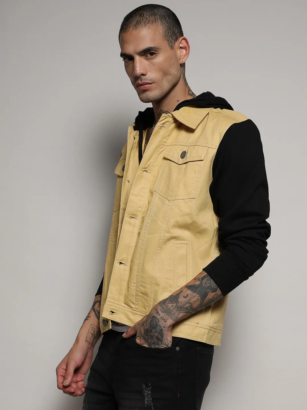 Light-Wash Denim Jacket With Sweatshirt Sleeve - Image 3