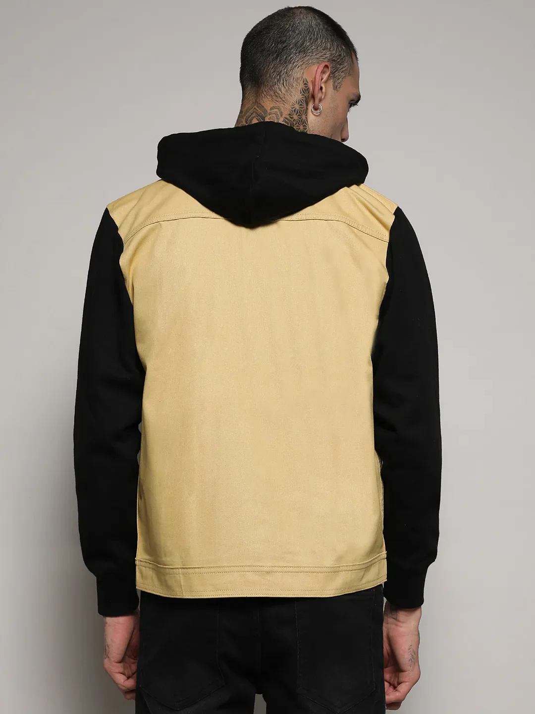 Light-Wash Denim Jacket With Sweatshirt Sleeve - Image 4