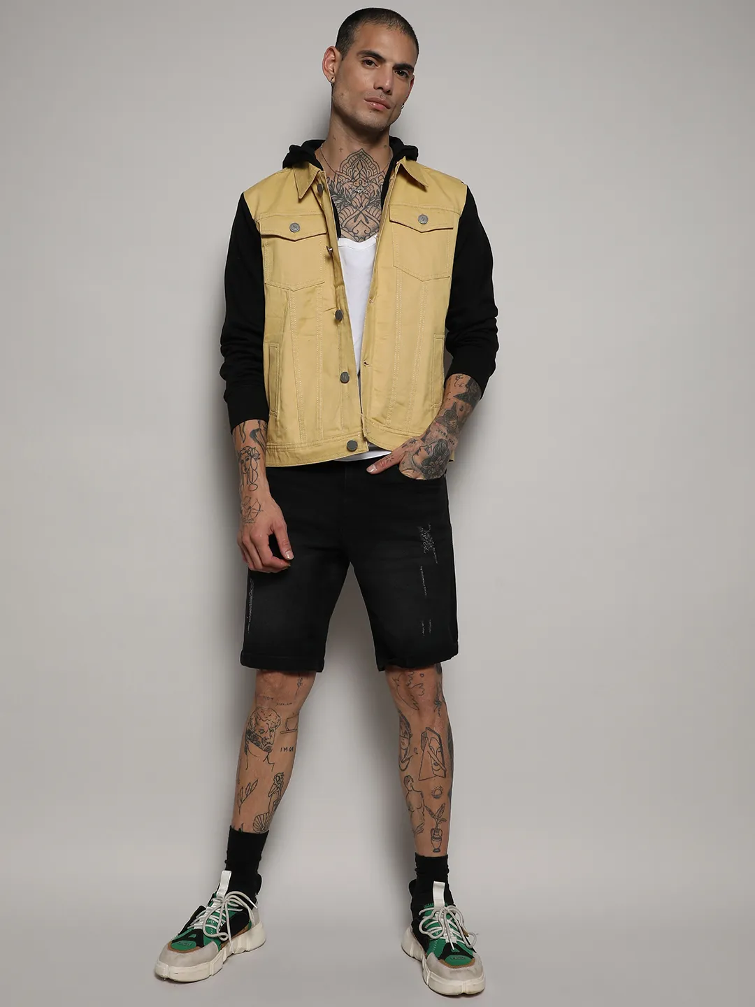 Light-Wash Denim Jacket With Sweatshirt Sleeve - Image 5