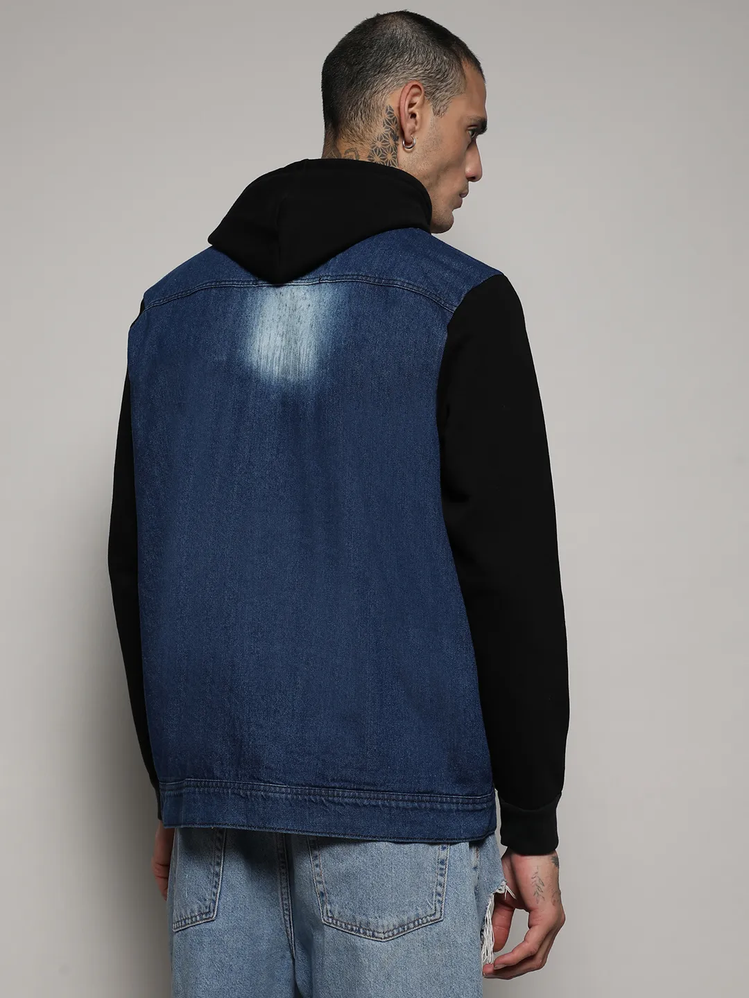 Light-Wash Denim Jacket With Sweatshirt Sleeve - Image 4