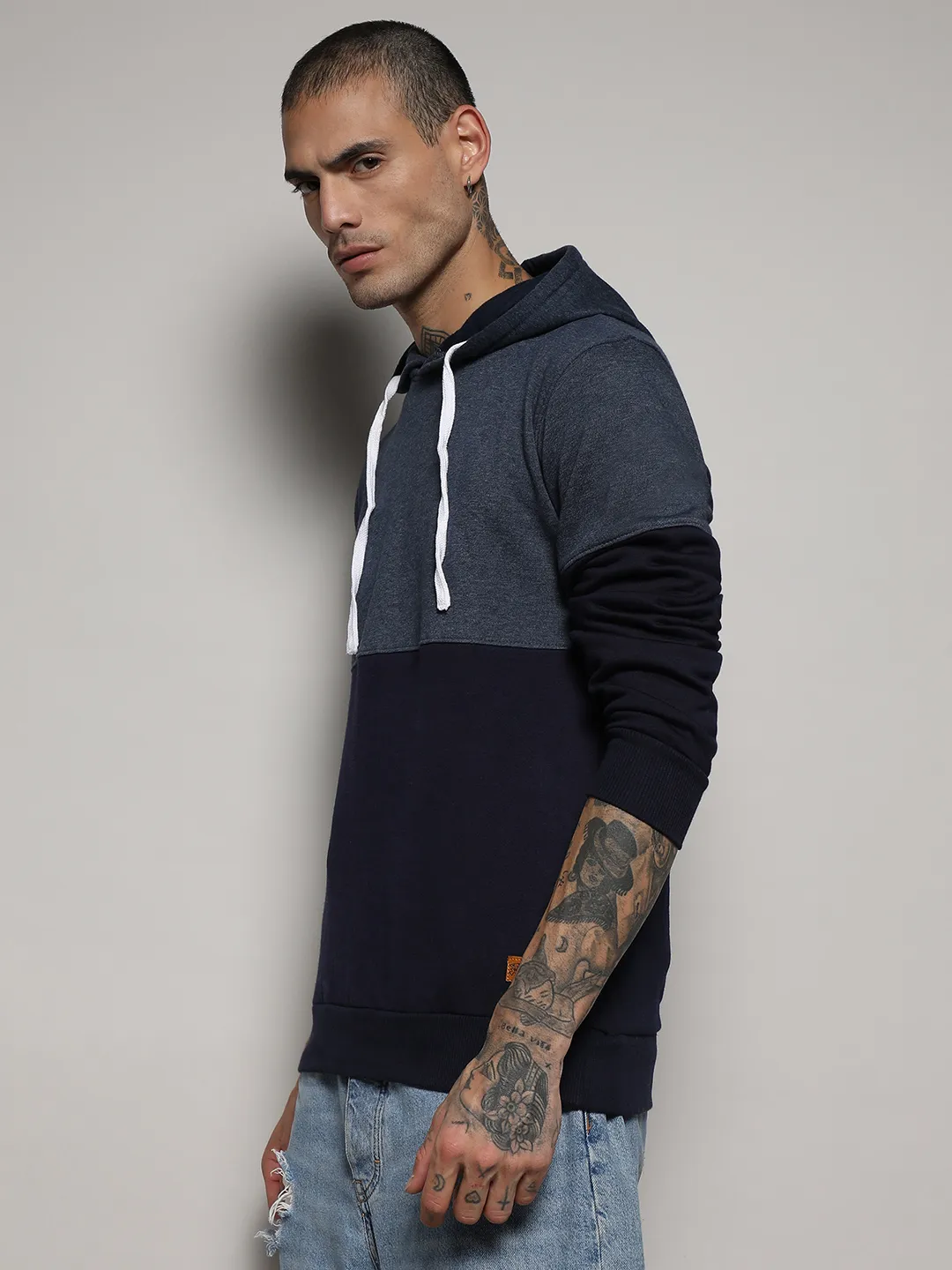 Pullover Hoodie With Contrast Detail - Image 3