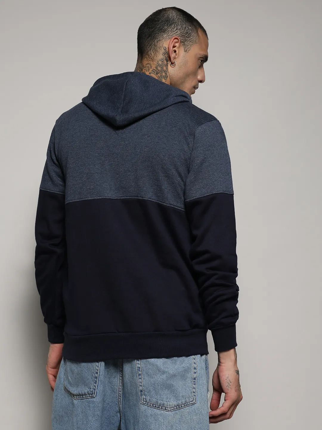 Pullover Hoodie With Contrast Detail - Image 4