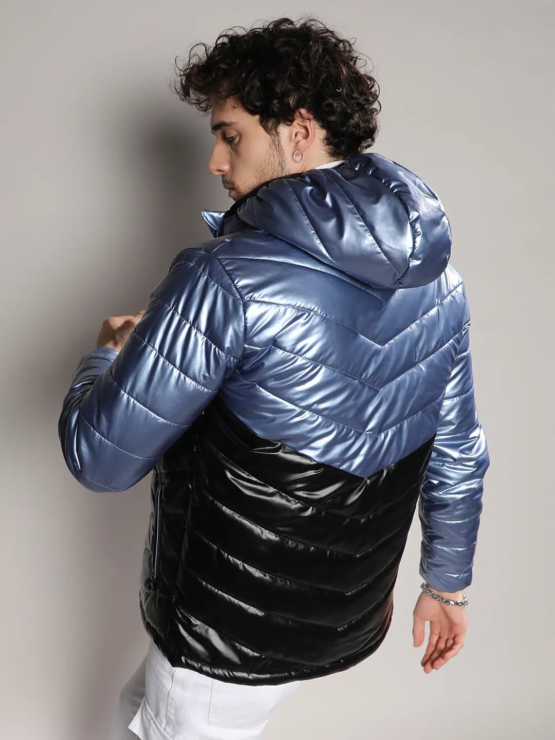 Metallic Quilted Puffer Jacket - Image 4