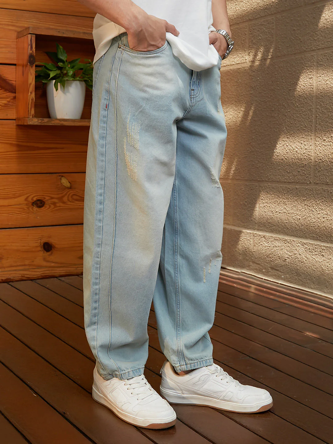 Light-Wash Baggy Denim Jeans - Image 3