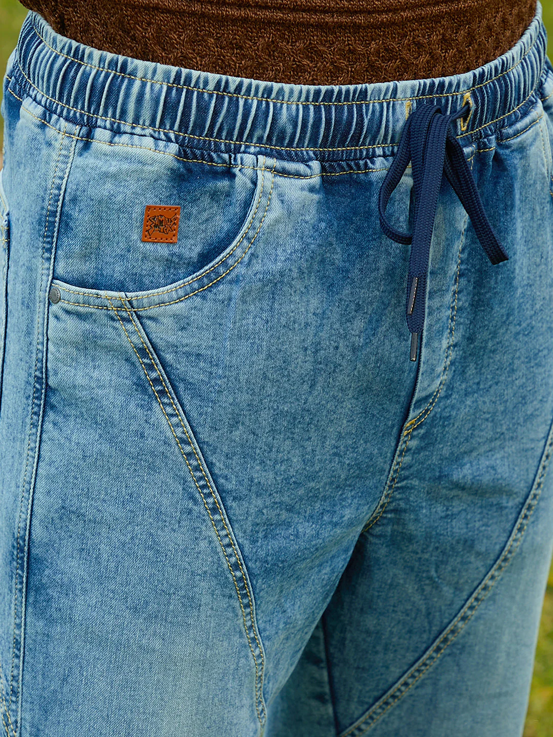 Straight-Fit Patchwork Denim Jeans - Image 7