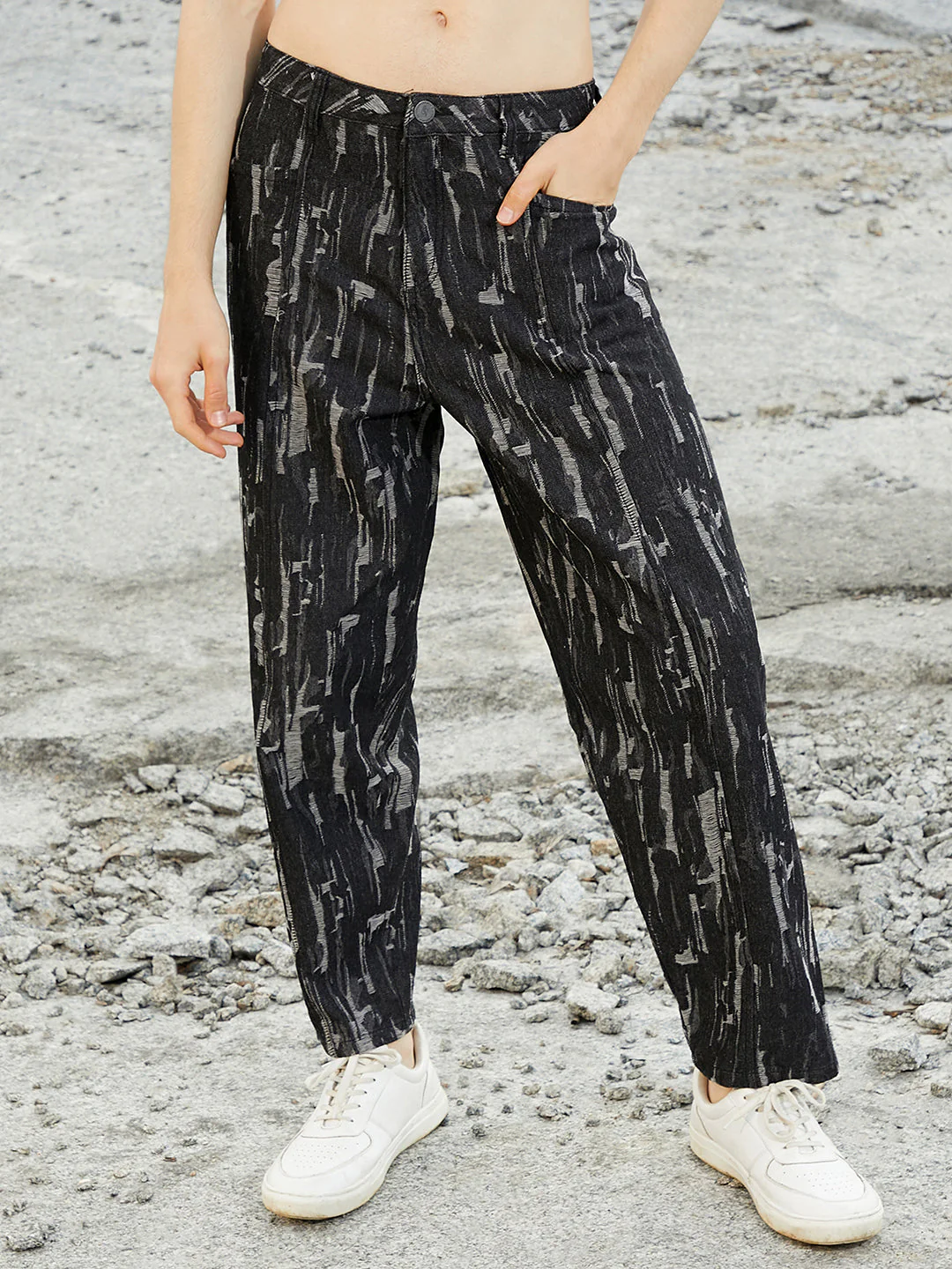 Textured Baggy Denim Jeans - Image 2