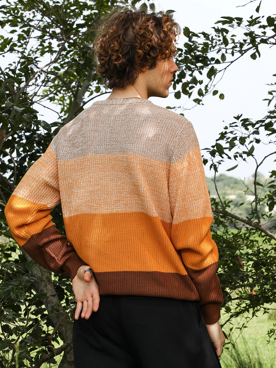 Contrast Panel Pullover Sweater - Image 4