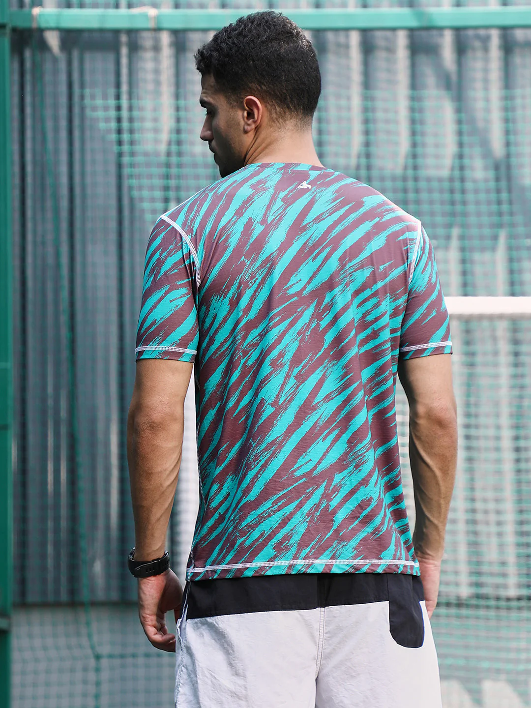 Contrast-Stroke Activewear T-Shirt - Image 4