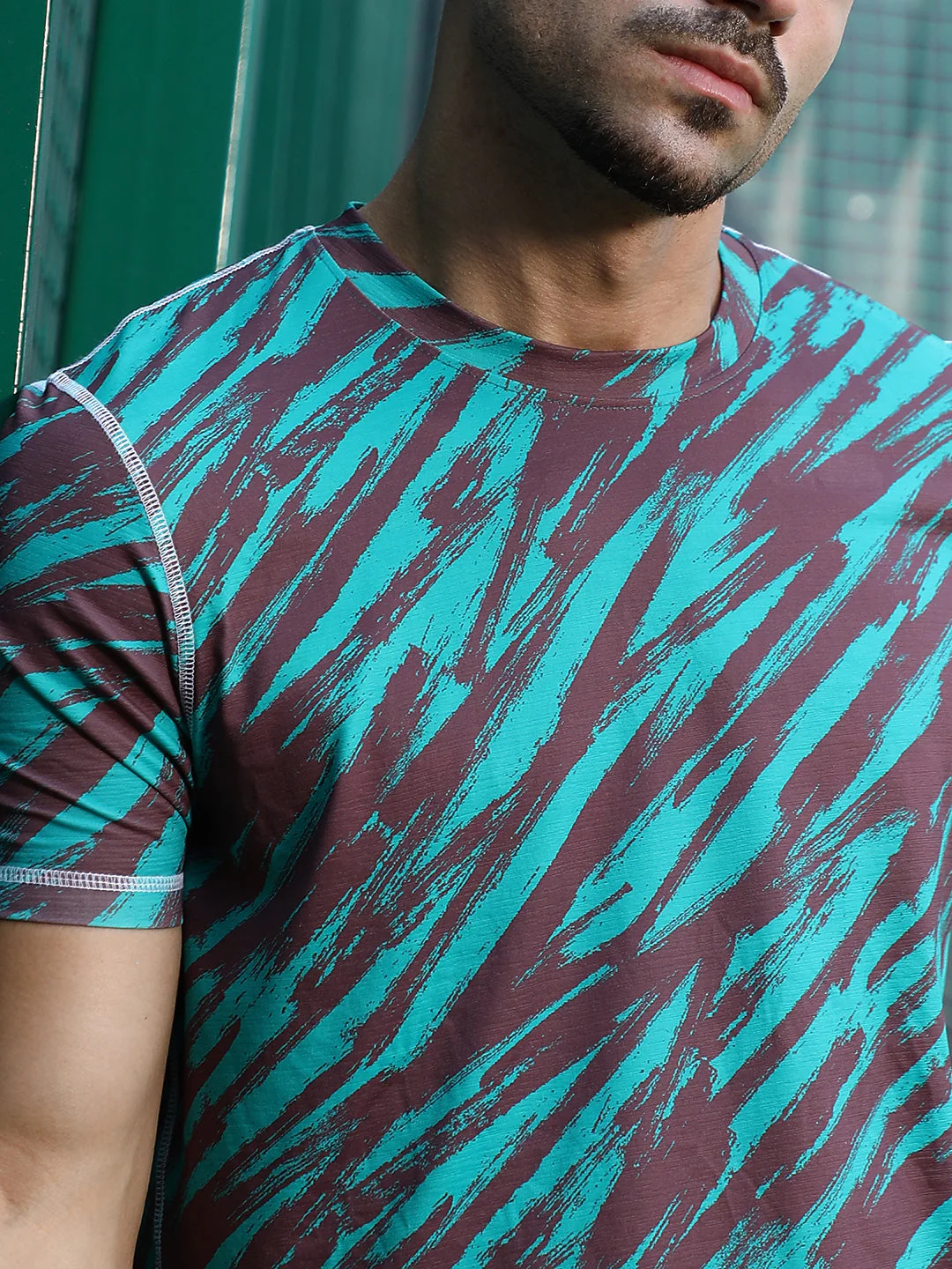 Contrast-Stroke Activewear T-Shirt - Image 7
