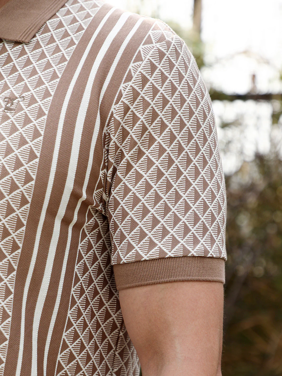 Gradient-Geometric Jacquard Polo T-Shirt - Image 8