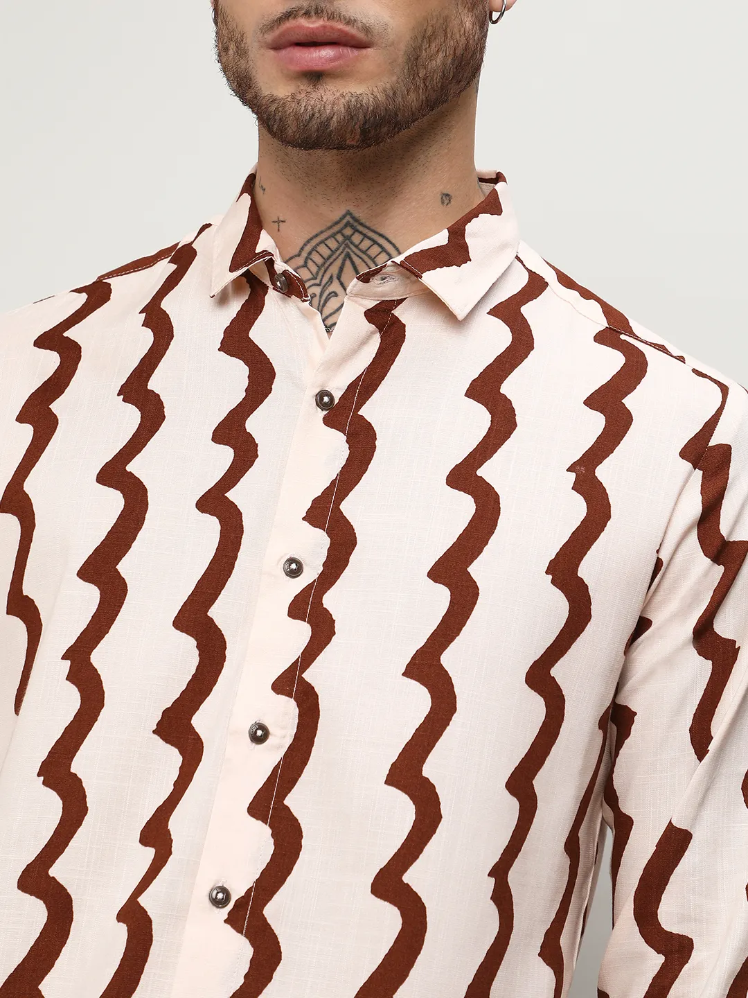 Contrast Paint Lines Shirt - Image 7