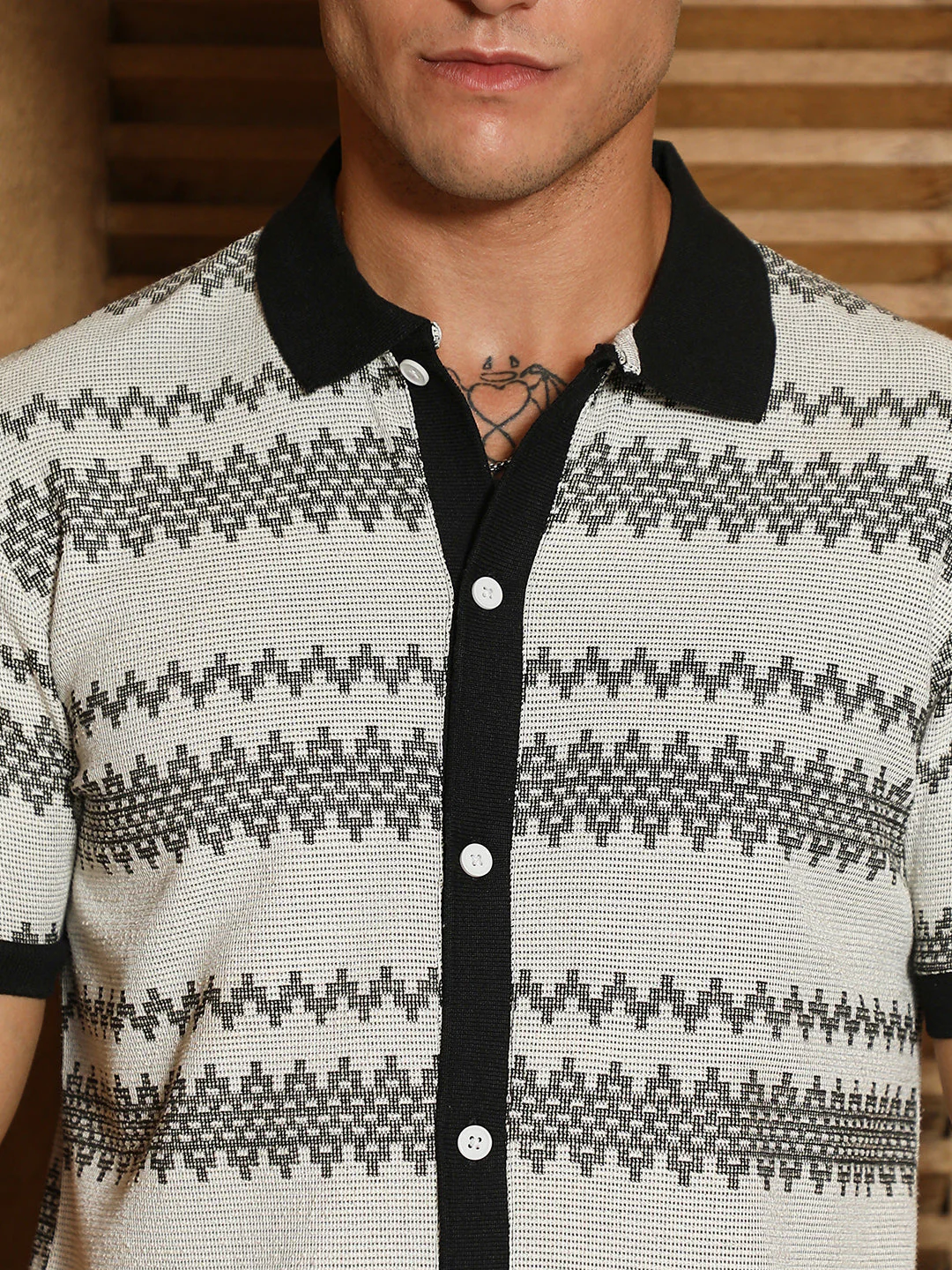 Black And White Geometric Polo Collar Shirt - Image 7