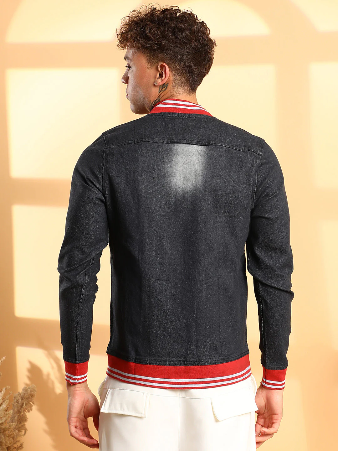 Dark-Wash Denim Jacket With Contrast Hem - Image 4