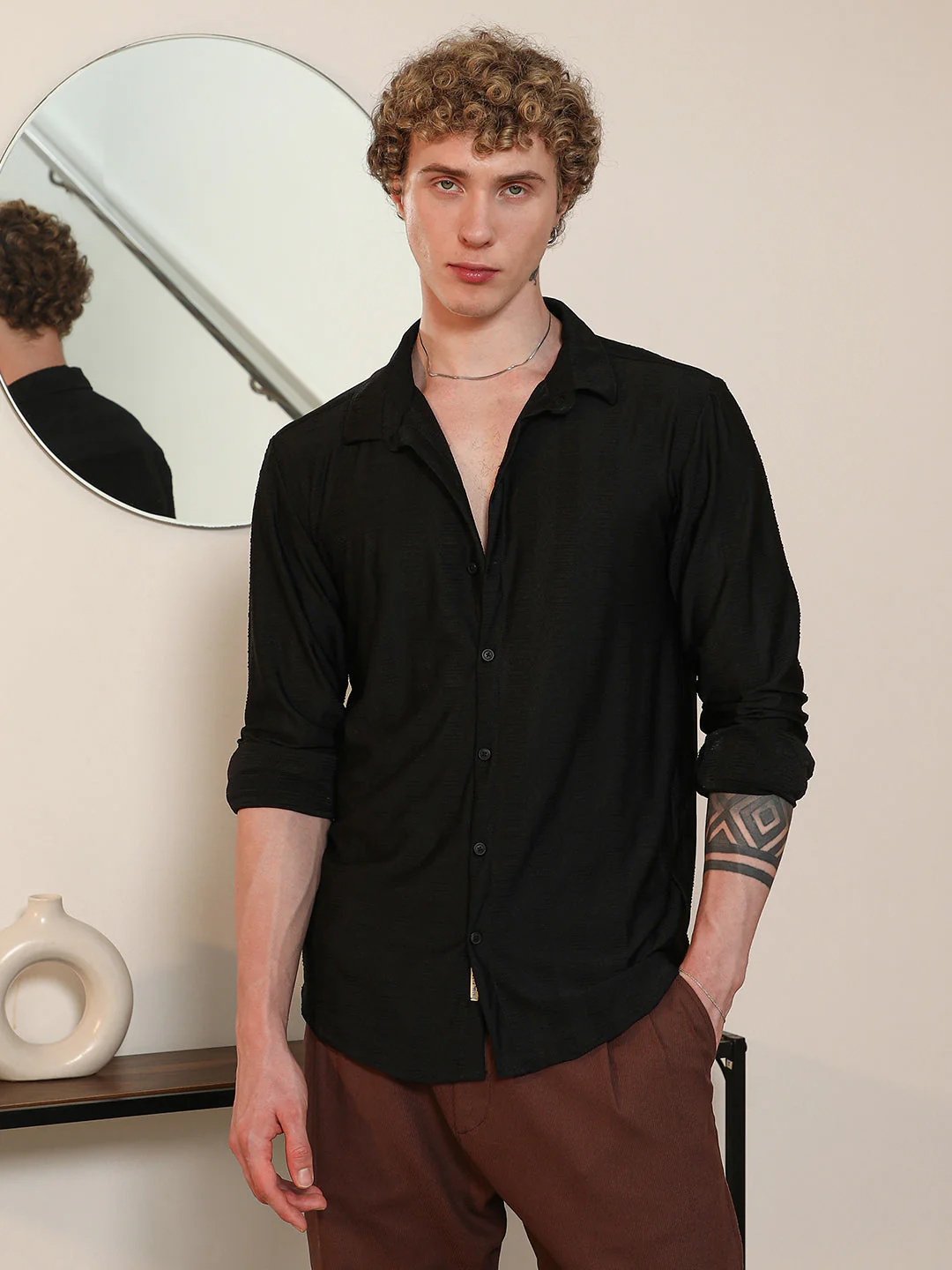 Black Tailored Fit Spread Collar Full Sleeve Shirt - Image 2
