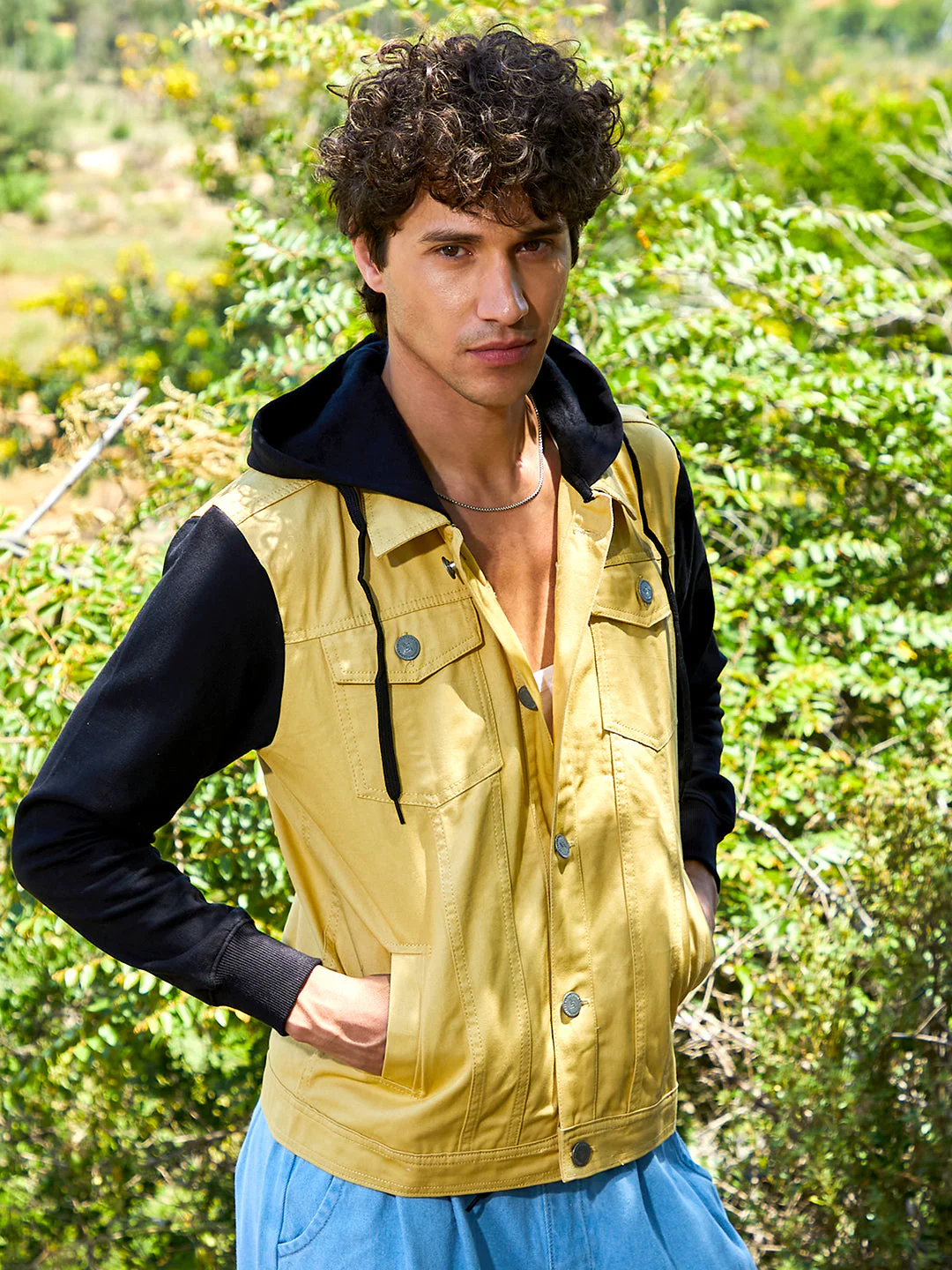 Light-Wash Denim Jacket With Sweatshirt Sleeve - Image 3