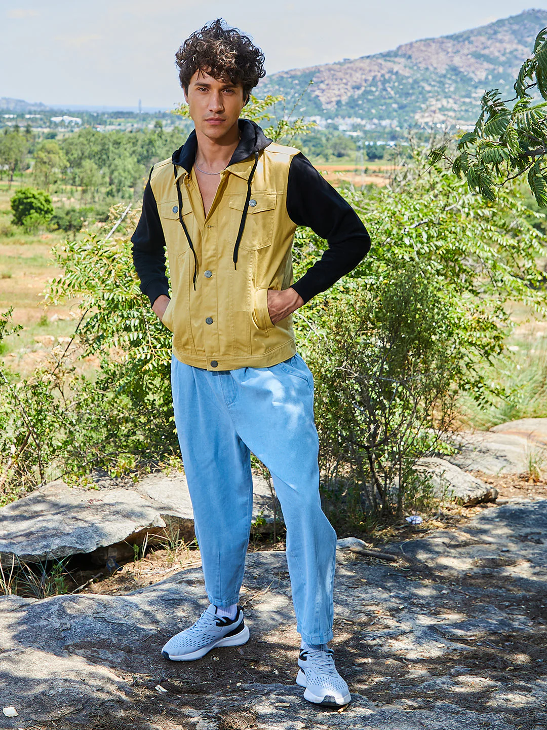 Light-Wash Denim Jacket With Sweatshirt Sleeve - Image 5