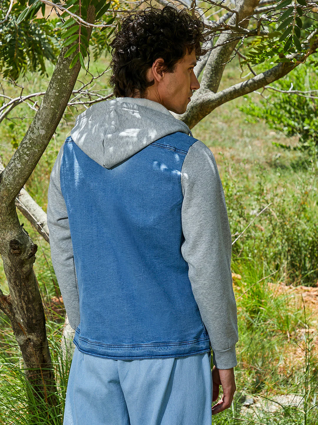 Light-Wash Denim Jacket With Sweatshirt Sleeve - Image 4