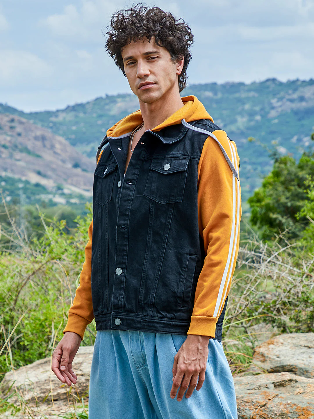 Medium-Wash Denim Jacket With Sweatshirt Sleeve - Image 3