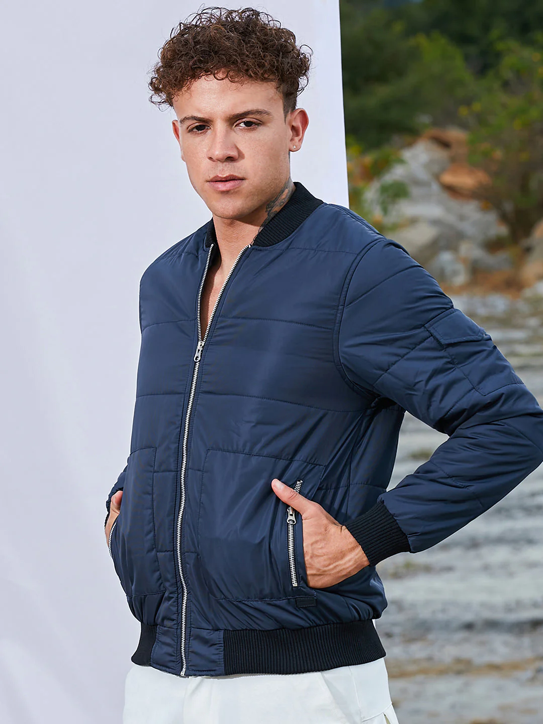 Men's Puffer Jacket With Contrast Hem - Image 3