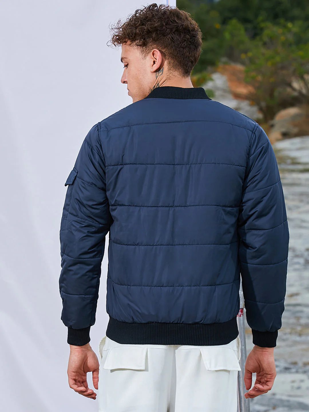 Men's Puffer Jacket With Contrast Hem - Image 4