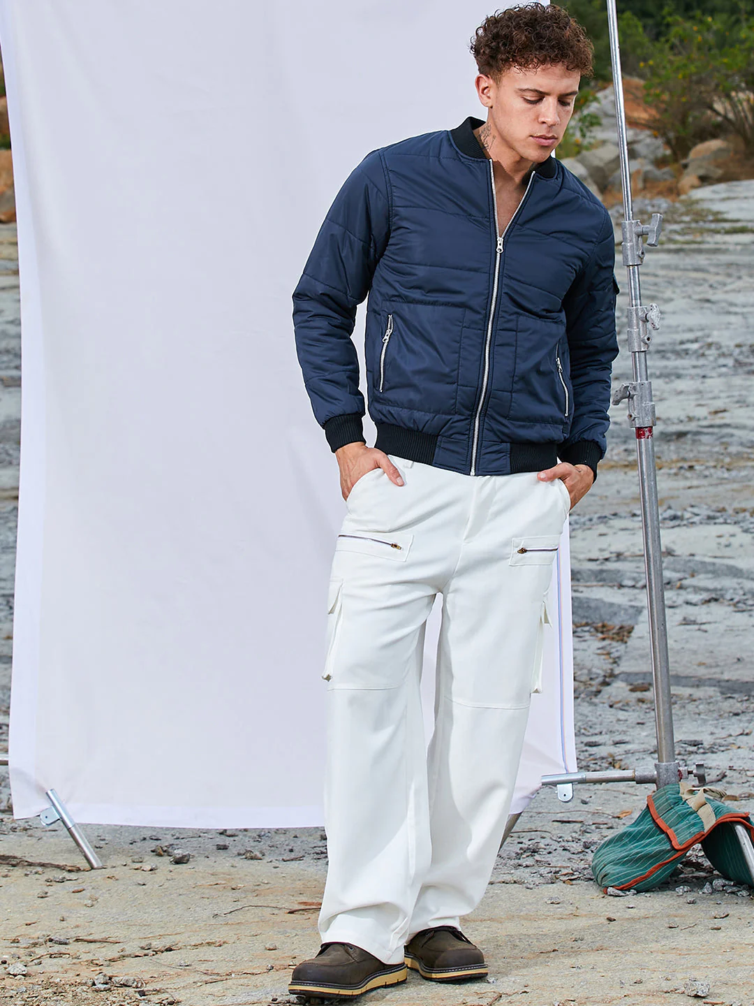 Men's Puffer Jacket With Contrast Hem - Image 5
