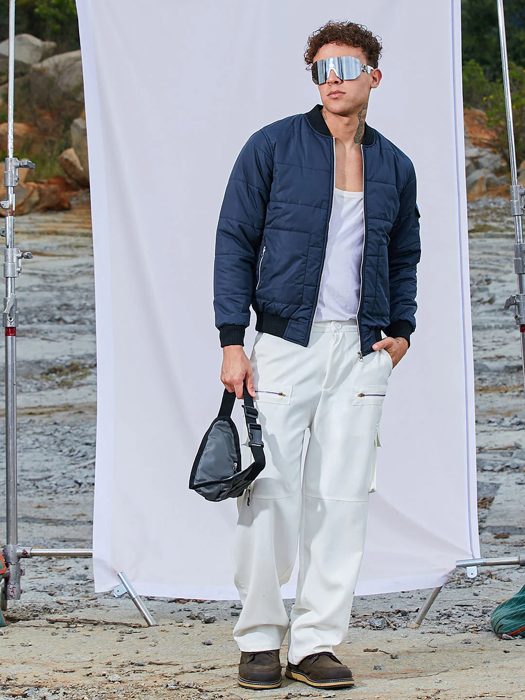 Men's Puffer Jacket With Contrast Hem - Image 6
