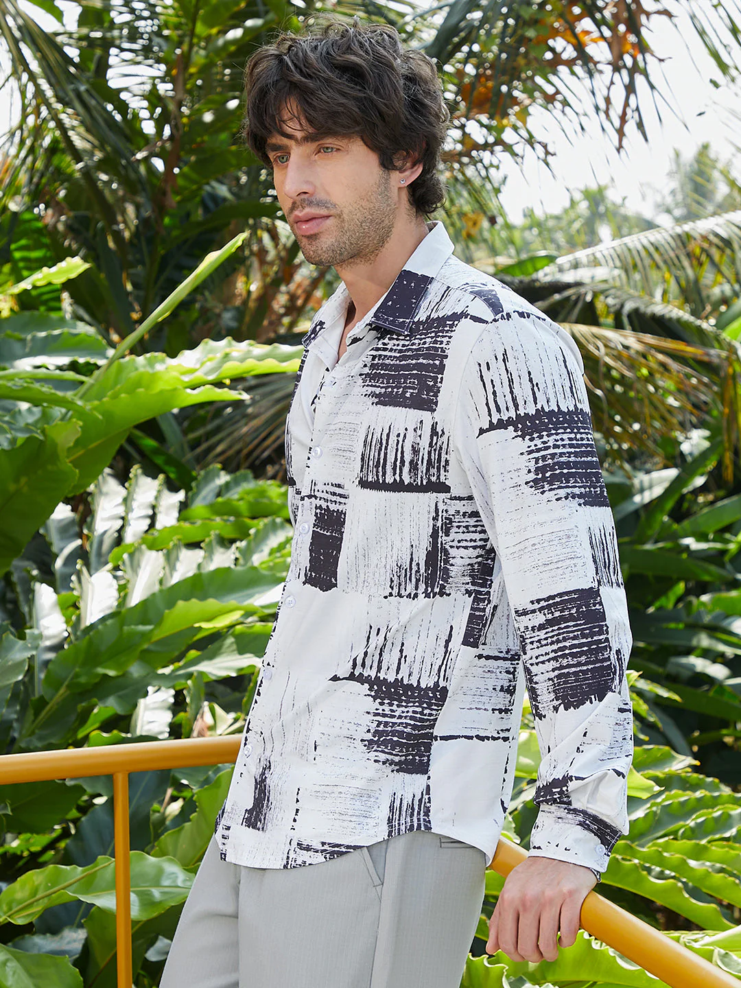 Contrast-Fade Imprint Shirt - Image 3