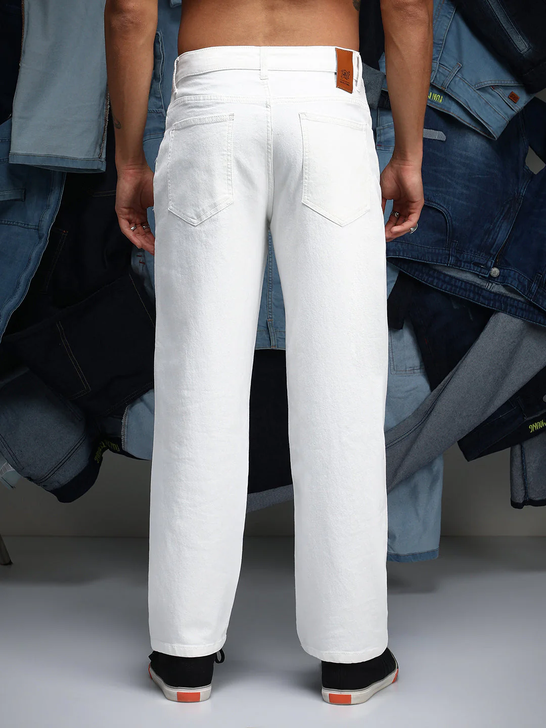 Relaxed Low-Waist Denim Jeans - Image 4
