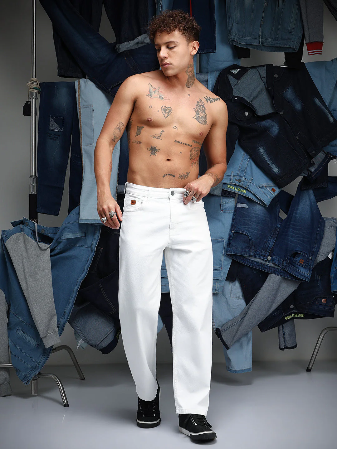 Relaxed Low-Waist Denim Jeans - Image 5