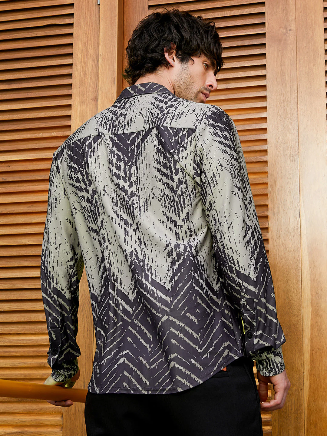 Faded-Chevron Imprint Shirt - Image 4