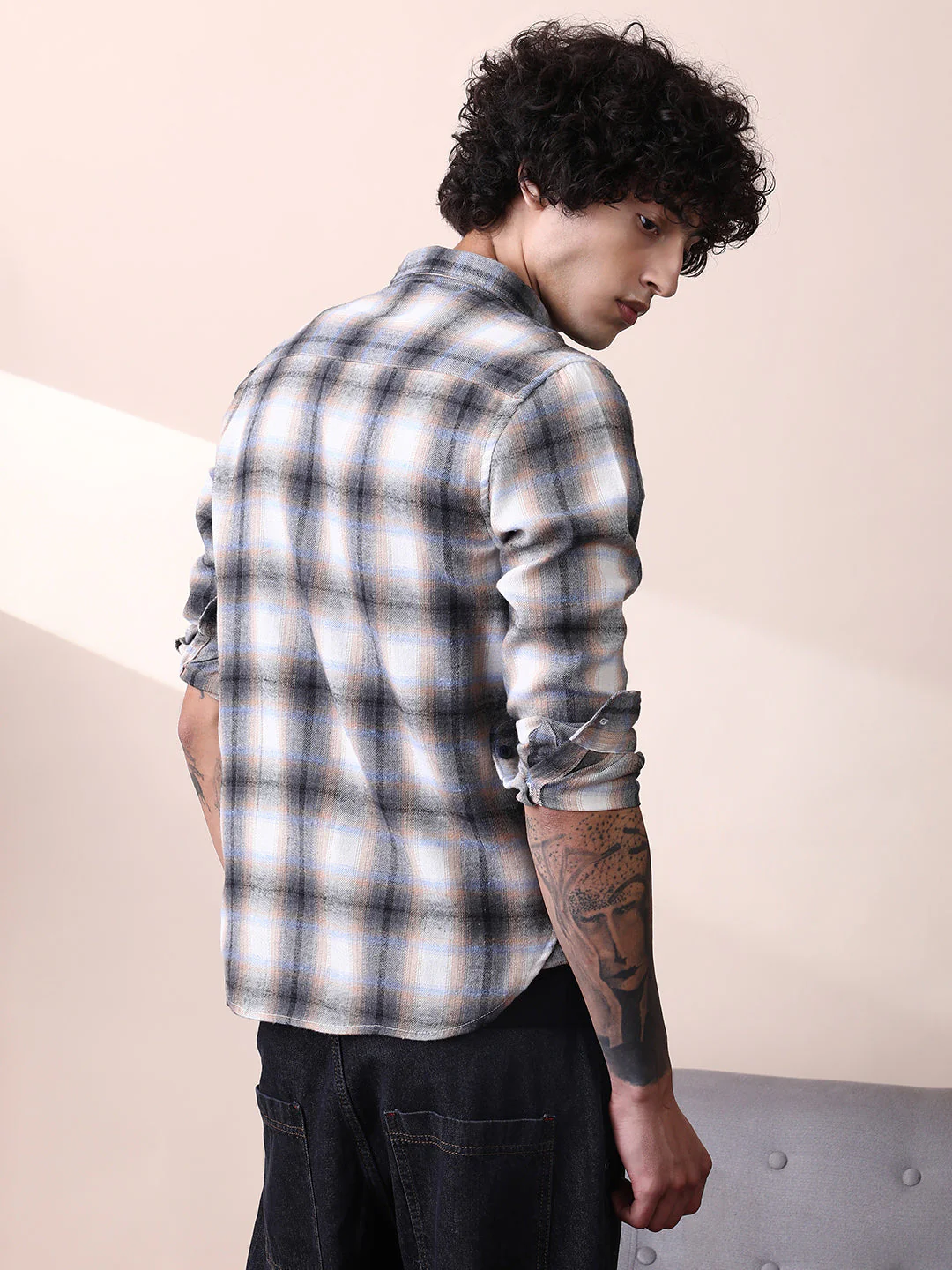 Gradient-Graph Regular Shirt - Image 4