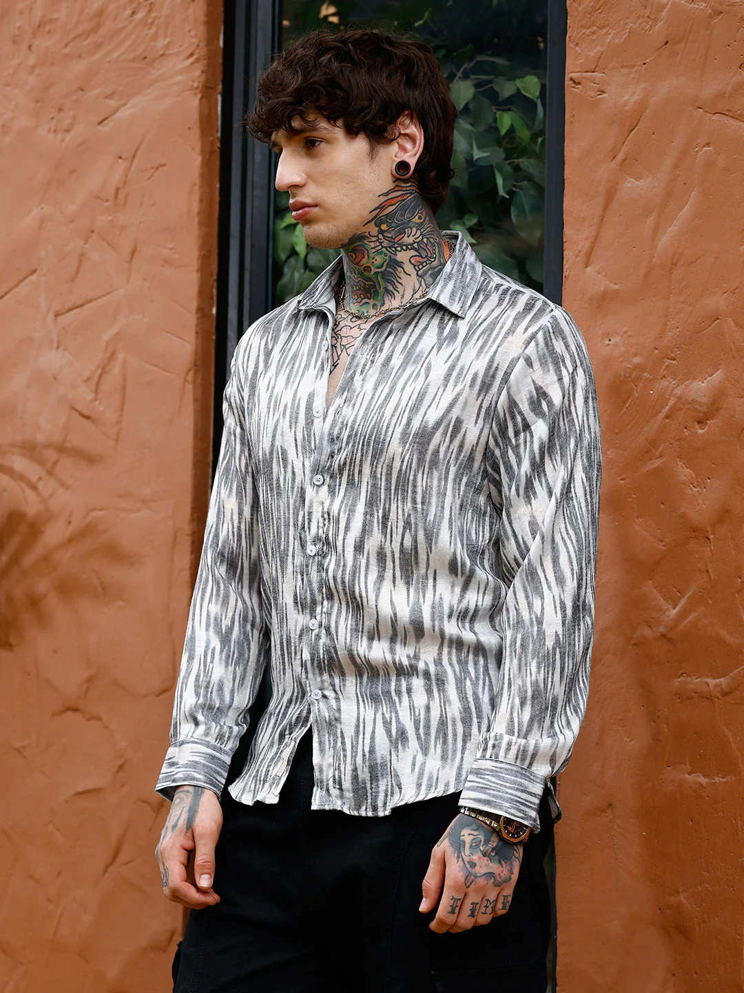 Contrast-Brush Imprint Shirt - Image 3