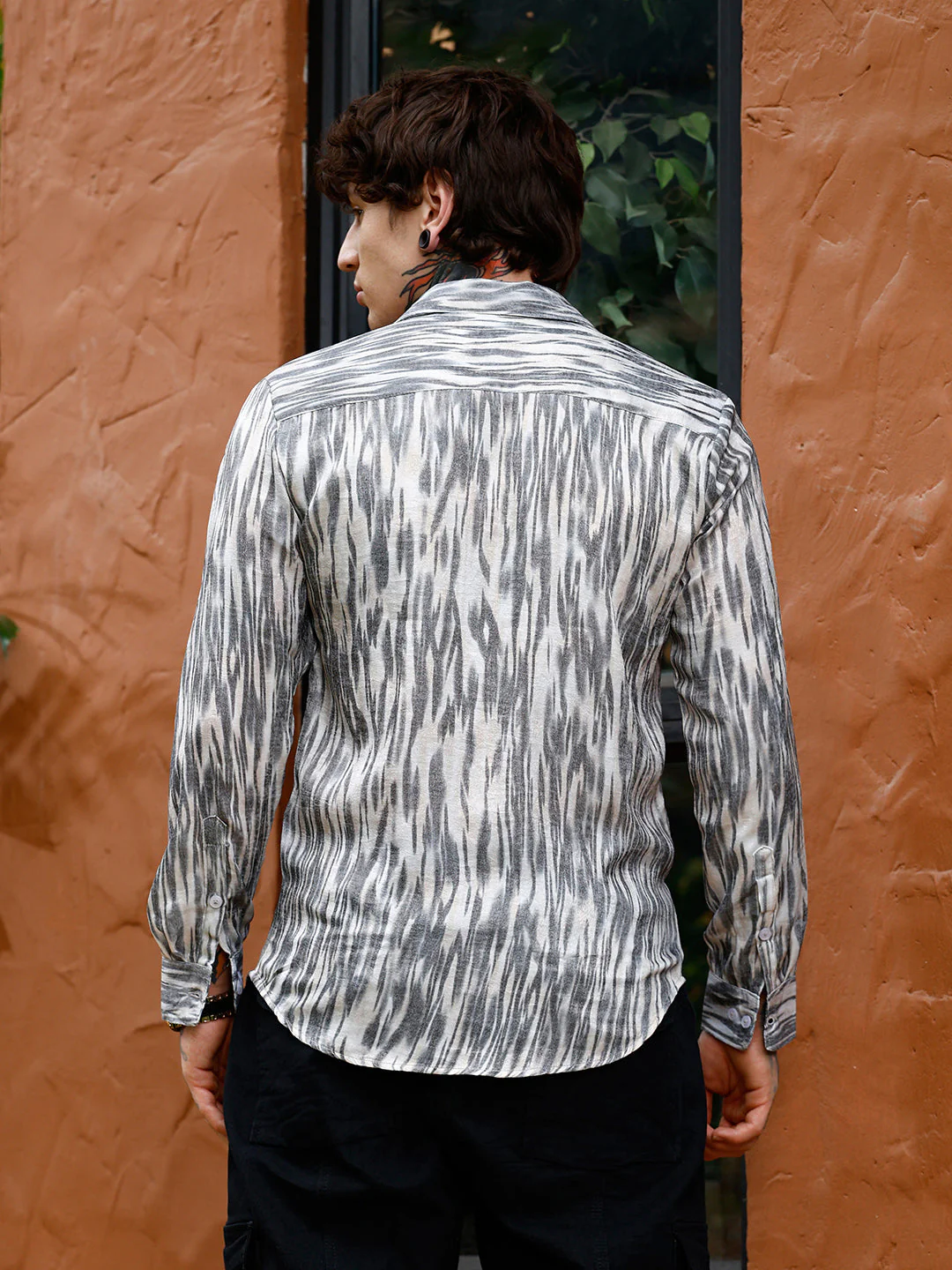Contrast-Brush Imprint Shirt - Image 4