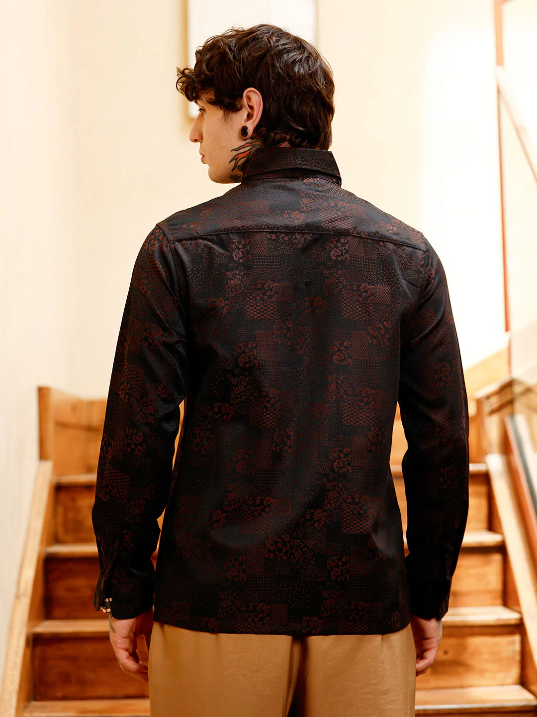 Dark-Tone Flora-Block Jacquard Shirt - Image 4