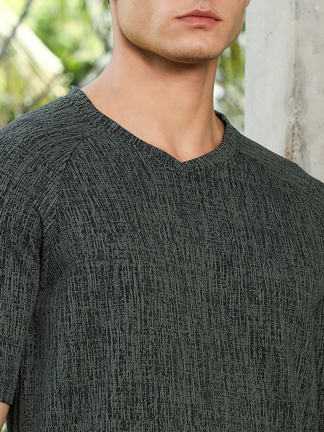 Emerald Green & Midnight Black Contrast-Heathered Knitted T-Shirt - Image 7