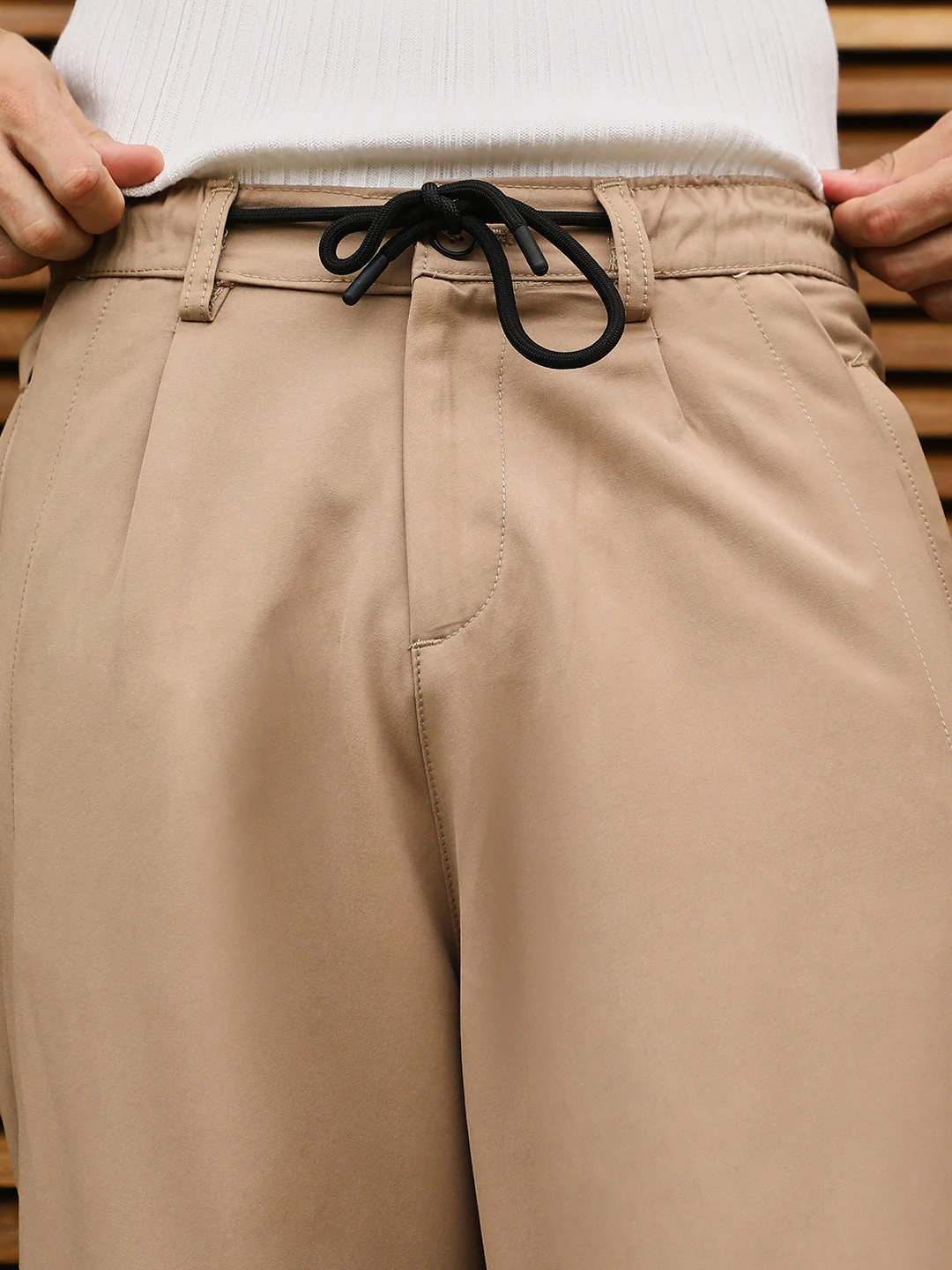 Pleated Relaxed Trousers - Image 7