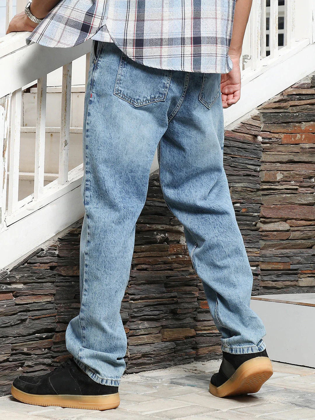 Light-Wash Pleated Denim Jeans - Image 4