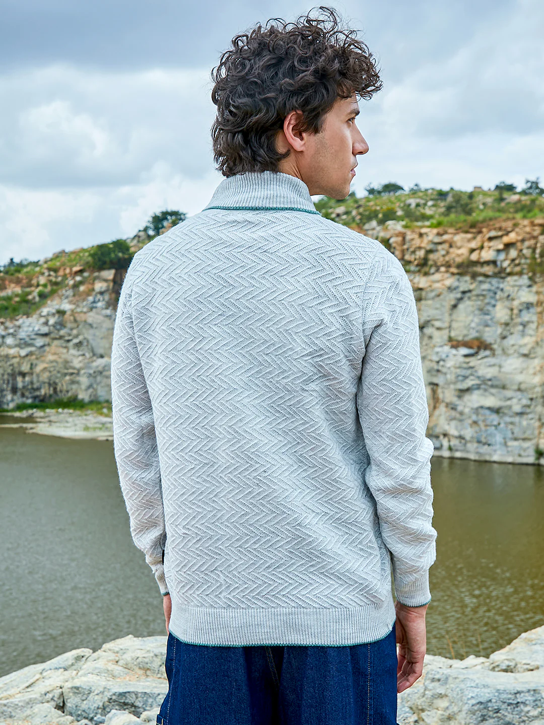 Herringbone Textured Pullover Sweater - Image 11