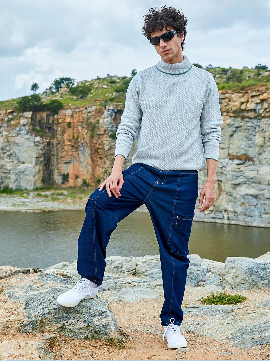 Herringbone Textured Pullover Sweater - Image 13