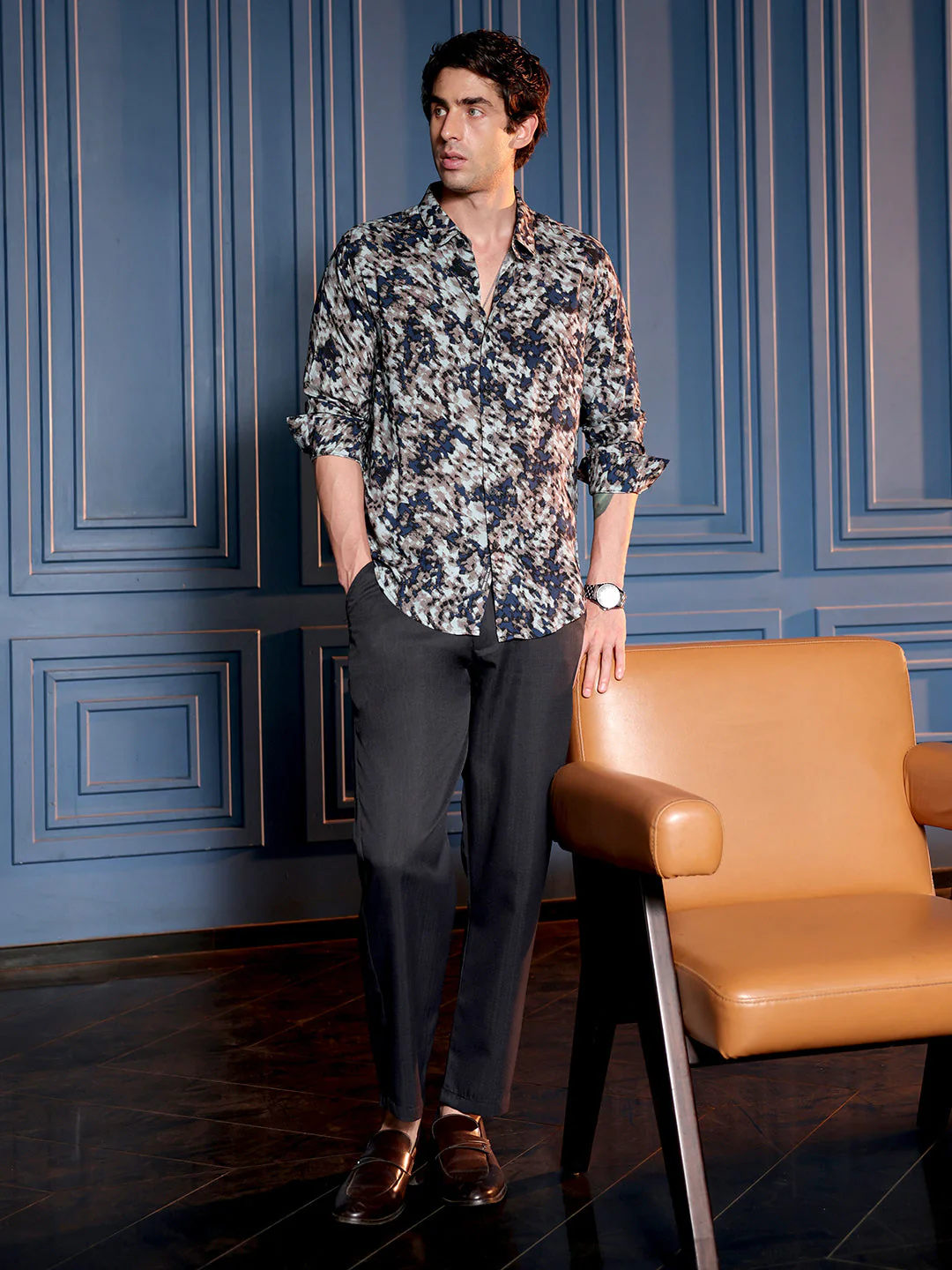 Contrast-Gaze Imprint Shirt - Image 5