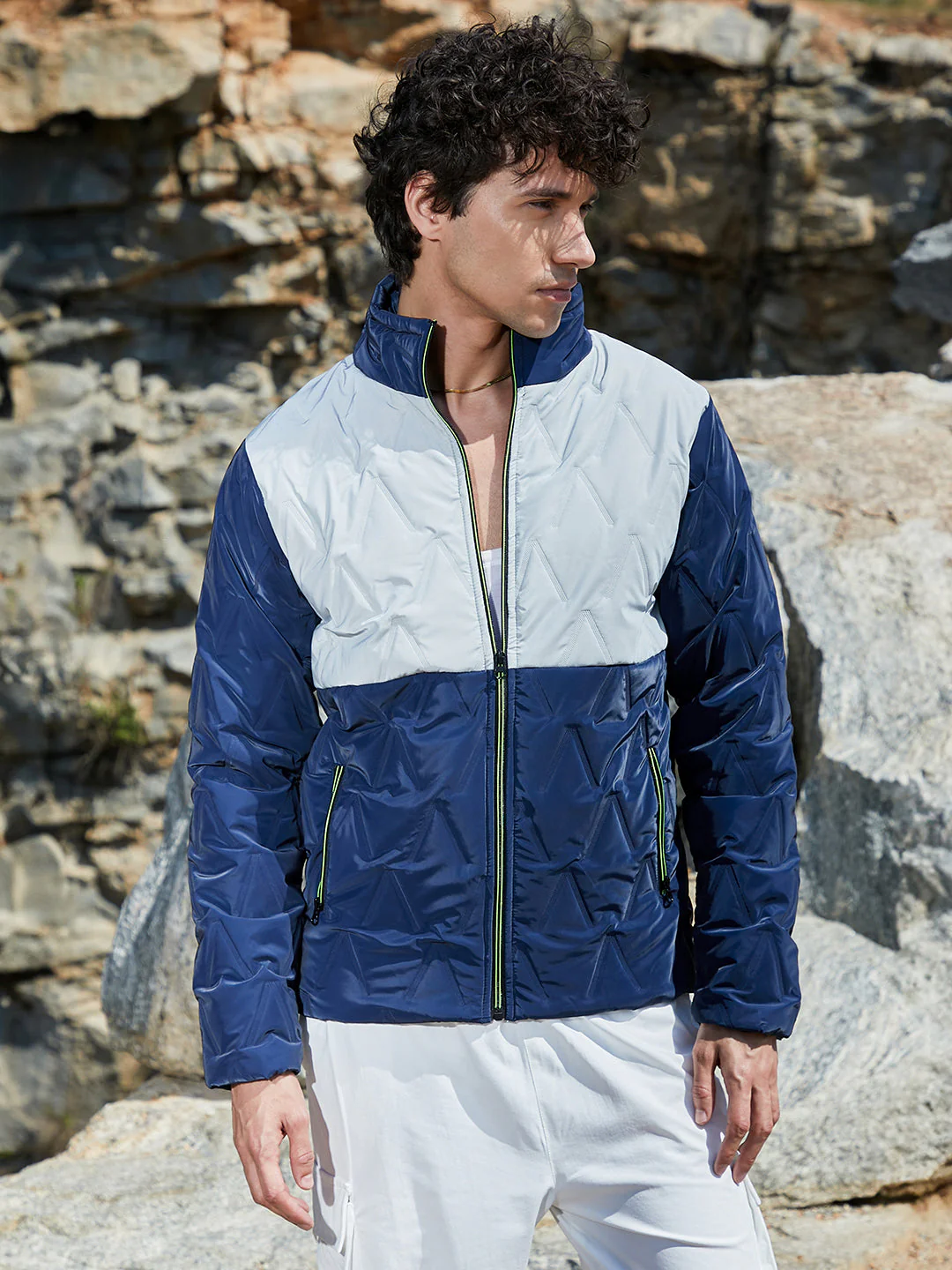 Contrast V Quilted Puffer Jacket - Image 2