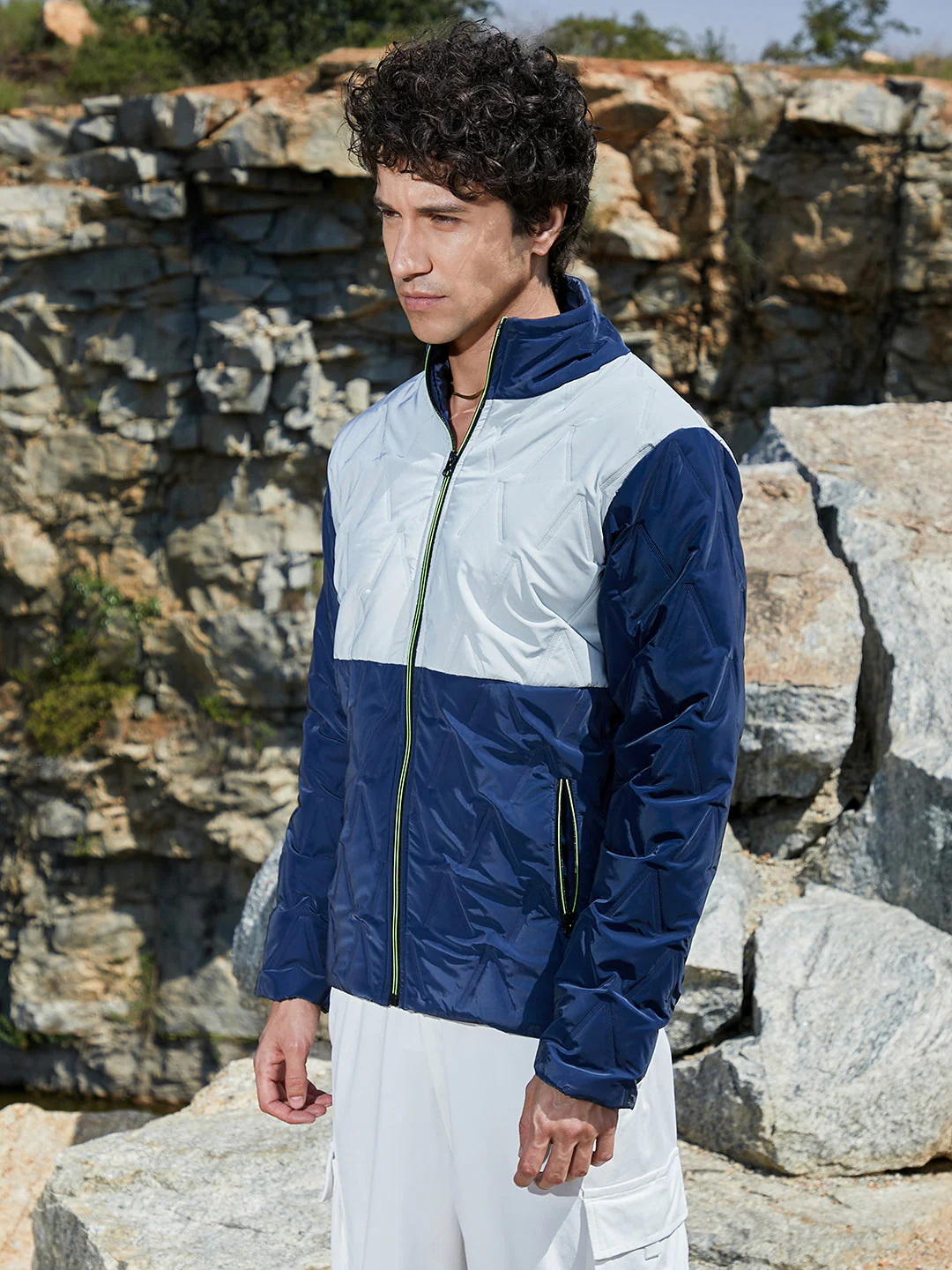 Contrast V Quilted Puffer Jacket - Image 3